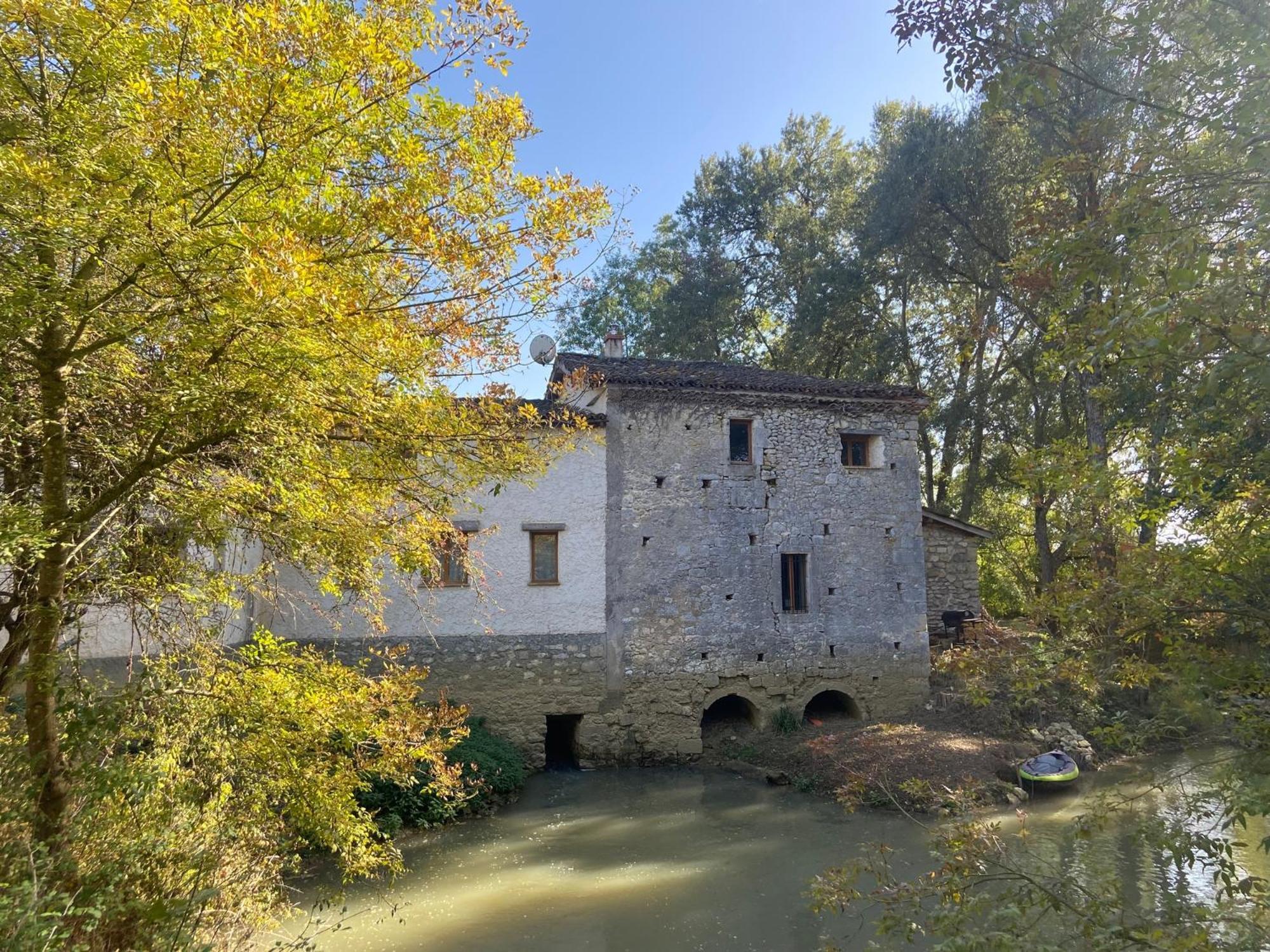 Homps  Gite Le Moulin Samsara المظهر الخارجي الصورة